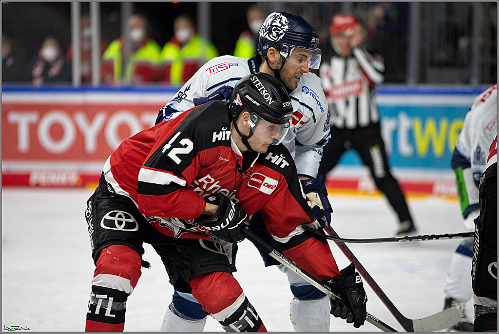 PENNY DEL;  Koelner Haie - Straubing Tigers; Koeln, 11.03.2022